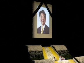 Prozess um Attentat auf Japans Ex-Premier Abe begonnen