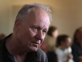 Stellan Skarsgård braucht nach Schlaganfall Einflüsterer