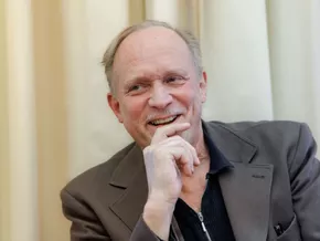 Ulrich Tukur fuhr jahrelang Auto ohne Führerschein