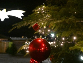 Immer öfter Gutscheine und Geld unter dem Christbaum