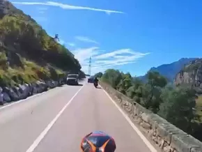 Wilder Motorradfahrer am Gardasee - VIDEO