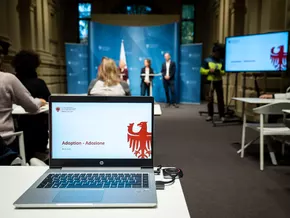 Adoption: Starkes Netzwerk für lebensverändernde Entscheidung