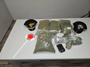 Carabinieri stellen über zwei Kilo Marihuana im Sarntal sicher