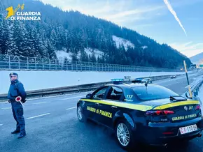 Meran: Illegale Arbeiter flüchten durch Weinberge