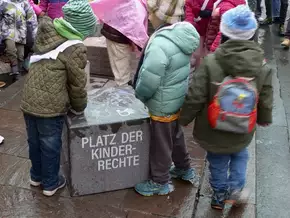 „Platz der Kinderrechte“ in Bozen eingeweiht