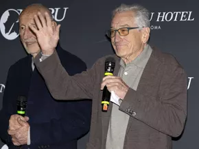 De Niro teilt in Rom gegen Trump aus