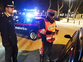 Unglaublich: Alkoholisierter Taxifahrer wollte einen Betrunkenen abholen