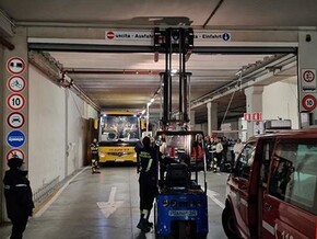 Beschädigtes Tor blockiert Ausfahrt im Parkhaus Bozen Mitte
