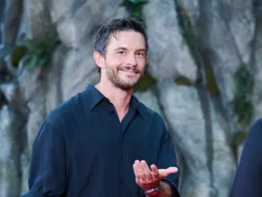 Jonathan Bailey zum “Sexiest Man Alive” gekürt