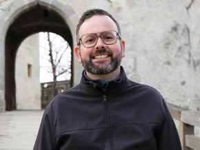 STF: “Barrierefreiheit und Zweisprachigkeit in Bahnhöfen einhalten”