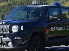 Pkw-Lenker raucht Joint und hat Messer bei sich