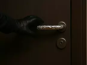 Alufolie an der Tür? Echt jetzt?
