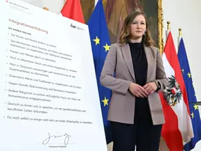 Wertekurse für Flüchtlinge bekommen Integrationsbekenntnis