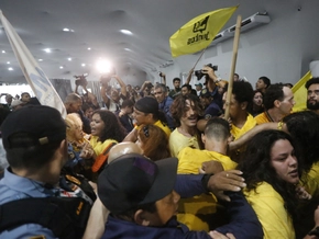 Indigene Aktivisten stürmen Gelände der Klimakonferenz