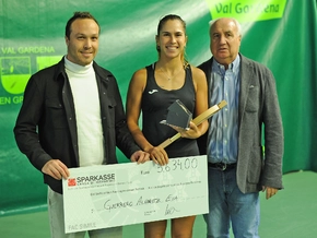 Power-Tennis und sonniger Charme