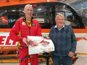 Flugretter zeigen Solidarität