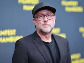 Schauspieler Bjarne Mädel hat Probleme mit Kontaktlinsen