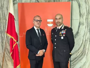 Bürgermeister Corrarati empfängt Kommandanten der Carabinieri-Kompanie Bozen