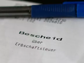 Schweizer stimmen gegen Bürgerdienst und Erbschaftssteuer
