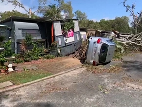 Unwetter mit 800.000 Blitzen und XXL-Hagel - Video