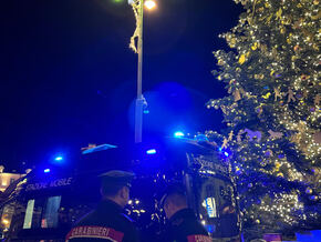 Mitten am Weihnachtsmarkt: Mädchen verliert Bewusstsein