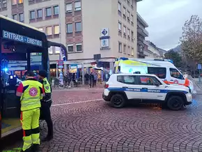 17-Jährige wird von Bus angefahren