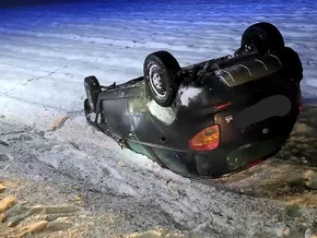 Pustertal: Auto überschlägt sich auf eisglatter Straße in Gsies