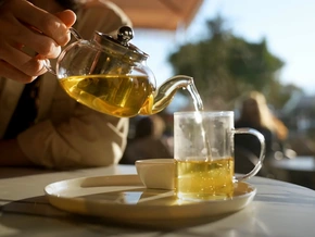 Schluck für Schluck gesund: Diese Tees sagen Erkältungen den Kampf an – VIDEO