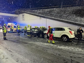 Sechs Verletzte bei Geisterfahrerunfall in den Alpen