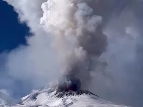 Feuer, Asche und Lava: Der Ätna meldet sich spektakulär zurück