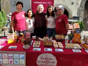 272 Freiwillige halten Südtirols Weltläden am Laufen