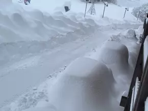 Drei Meter Neuschnee begraben Skigebiet in Norditalien