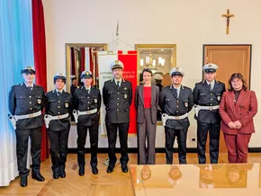 Fünf neue Beamte der Ortspolizei in Meran vereidigt