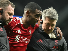 Liverpool-Stürmer Isak nach Operation wohl längere Zeit out