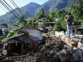 Flutkatastrophe in Asien: Über 1.000 Todesopfer