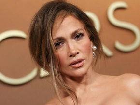 JLo tanzte mit ihrer Mutter zu deren 80er in Las Vegas