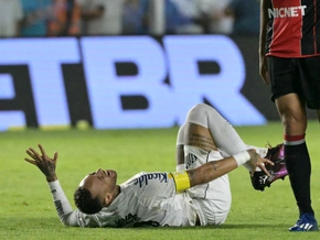 Neymar unterzieht sich Knie-OP - WM nicht in Gefahr