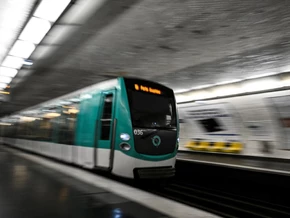 Angreifer verletzte drei Frauen in Pariser Metro
