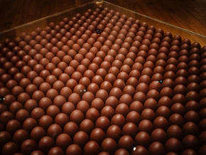 Konditorei-Kunstwerke in Paris für guten Zweck versteigert