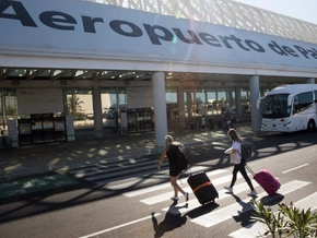 Hundewelpe sorgte am Flughafen in Mallorca für Aufregung