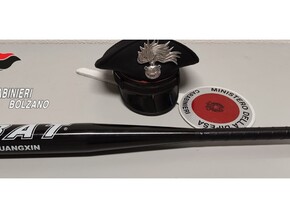 Auf Spazierfahrt mit dem Baseballschläger