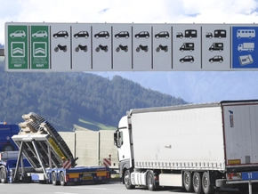 Weniger Pkw, aber mehr Lkw 2025 am Brenner