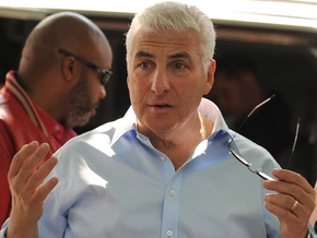 Prozess um Verkauf von Kleidern von Amy Winehouse