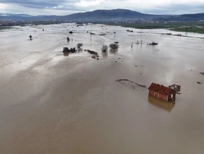 Balkan: Ganze Regionen stehen unter Wasser - VIDEO
