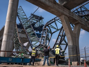 Nach Zugsunglück: Kran stürzte auf Schnellstraße bei Bangkok