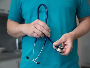 Nipah-Fälle in Indien - Drei Länder verschärfen Kontrollen