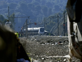 Mehrere Verletzte bei Kollision von Zug mit Kran in Spanien