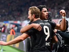 Bayern gewinnt in Leipzig 5:1, Dortmund mit Last-Minute-Sieg