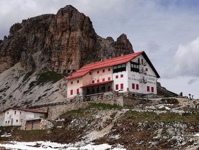 Schützen kritisieren Millionenförderung für Drei-Zinnen-Hütte