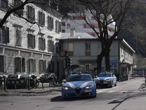 Polizei stellt Ex-Partner im Treppenhaus